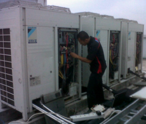 Penting nya maintance AC berkala dgn tenaga profesional